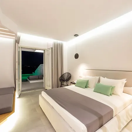 Agnanti & Hotel Páros